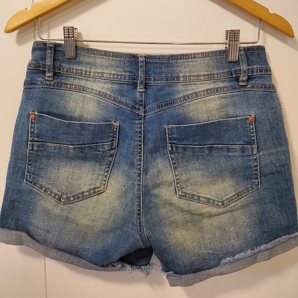 Eighty Two Denim Jean Shorts - Size 7 - Picture 2 of 4